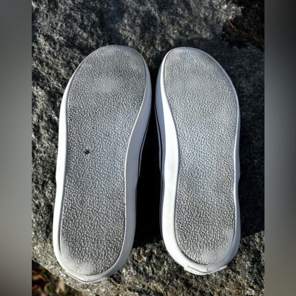 Kate Spade embellished slip on sneakers - Picture 8 of 8